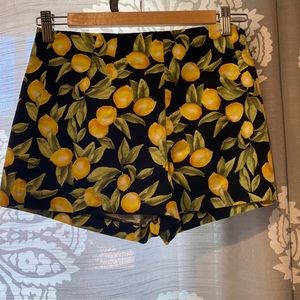 Lemon patterned shorts